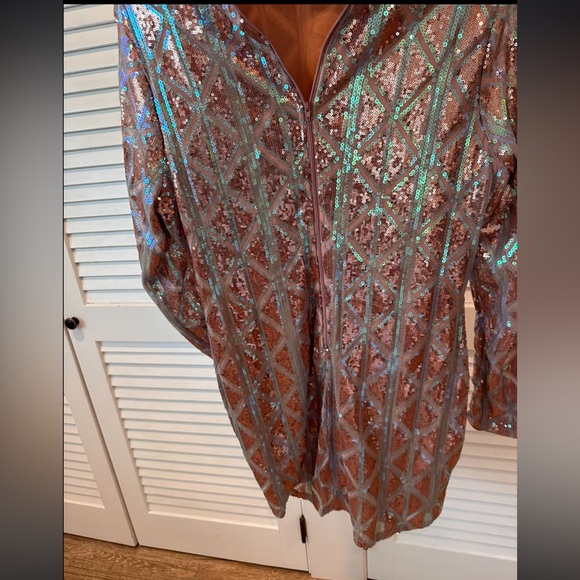 Fashion Nova Sequin surprise - Picture 3 of 7